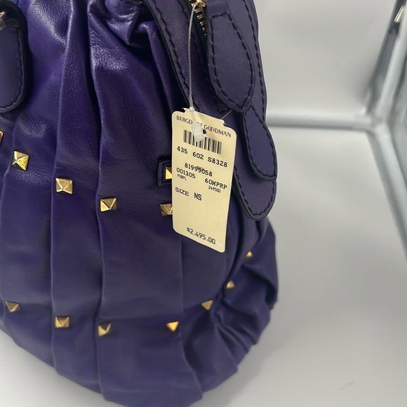 Brand new Valentino Garavani bag. NWT. This bag is in pristine condition. - Picture 5 of 9